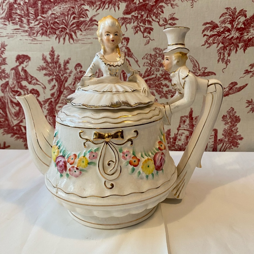 Vintage Betson hand painted kitsch musical teapot